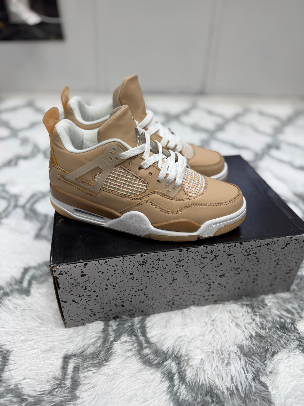 AIR JORDAN 4 RETRO SIZE 7.5